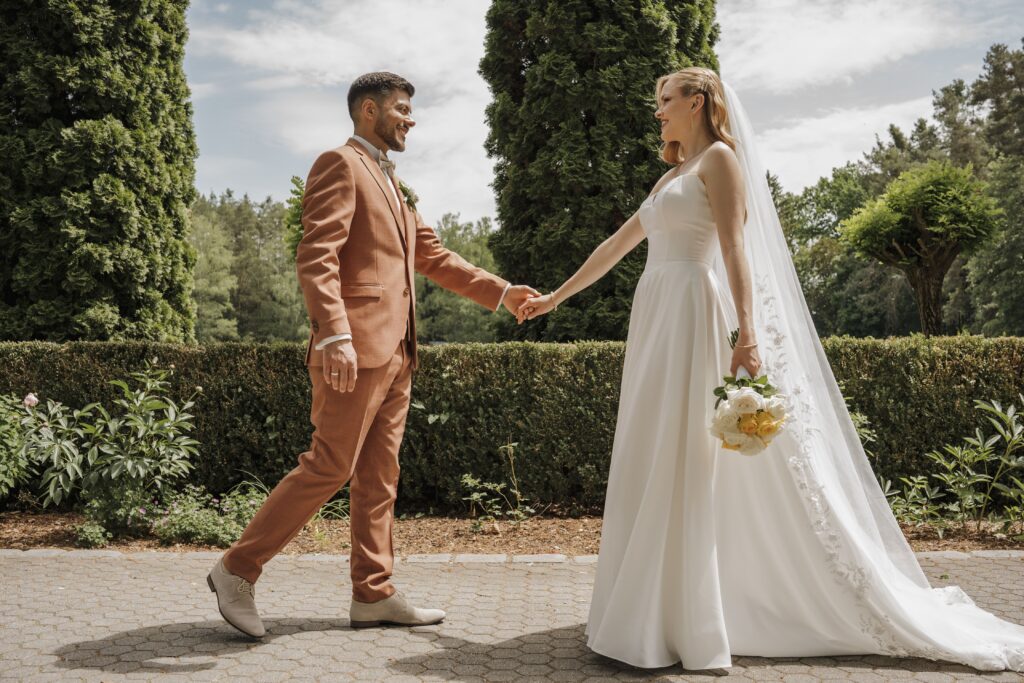 Brautpaar beim italienischen Hochzeitsshooting in der Birkenheide