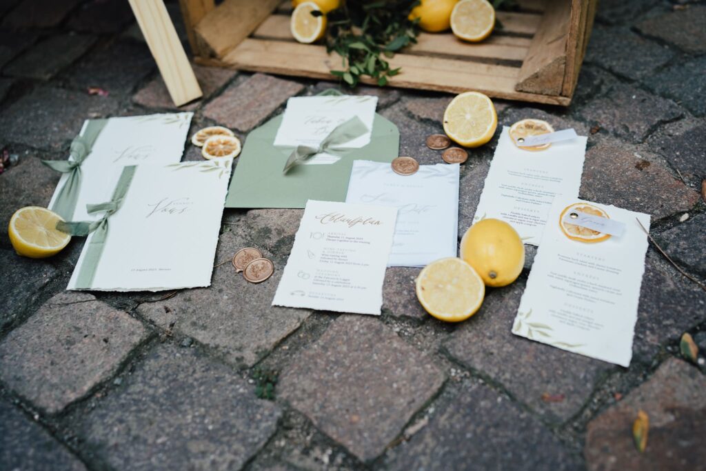 Mediterrane Hochzeitspapeterie bei einem Styled Shooting in Meran